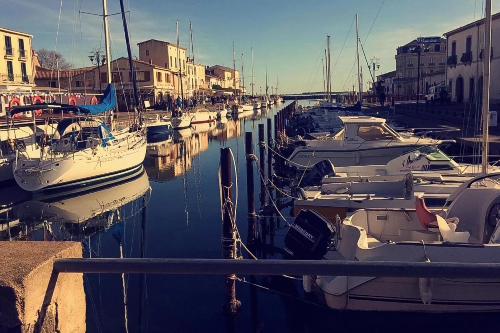 Chalet in Pomérols-Water view