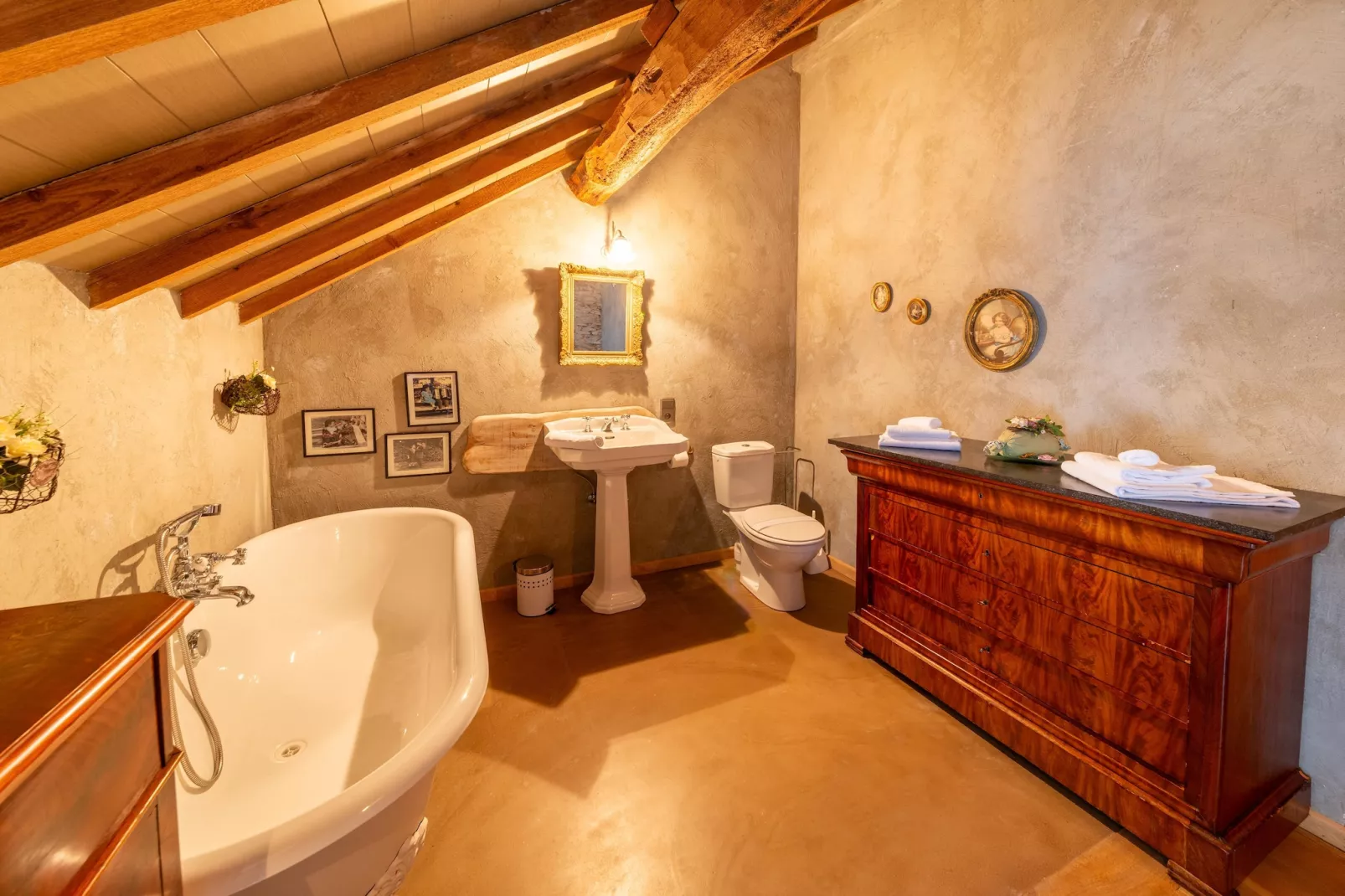 Le Vieux Moulin-Bathroom