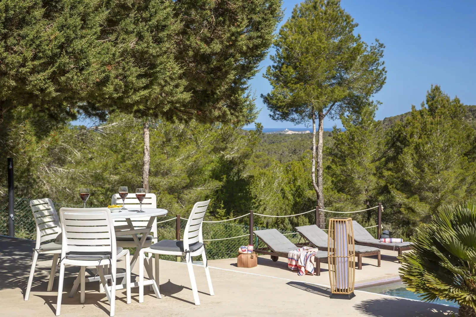 SES SAVINES - Terrace balcony