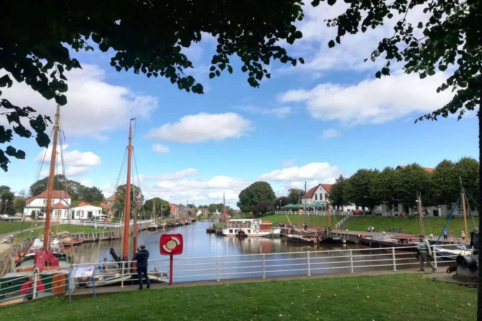 268431-Areas within 5km in summer