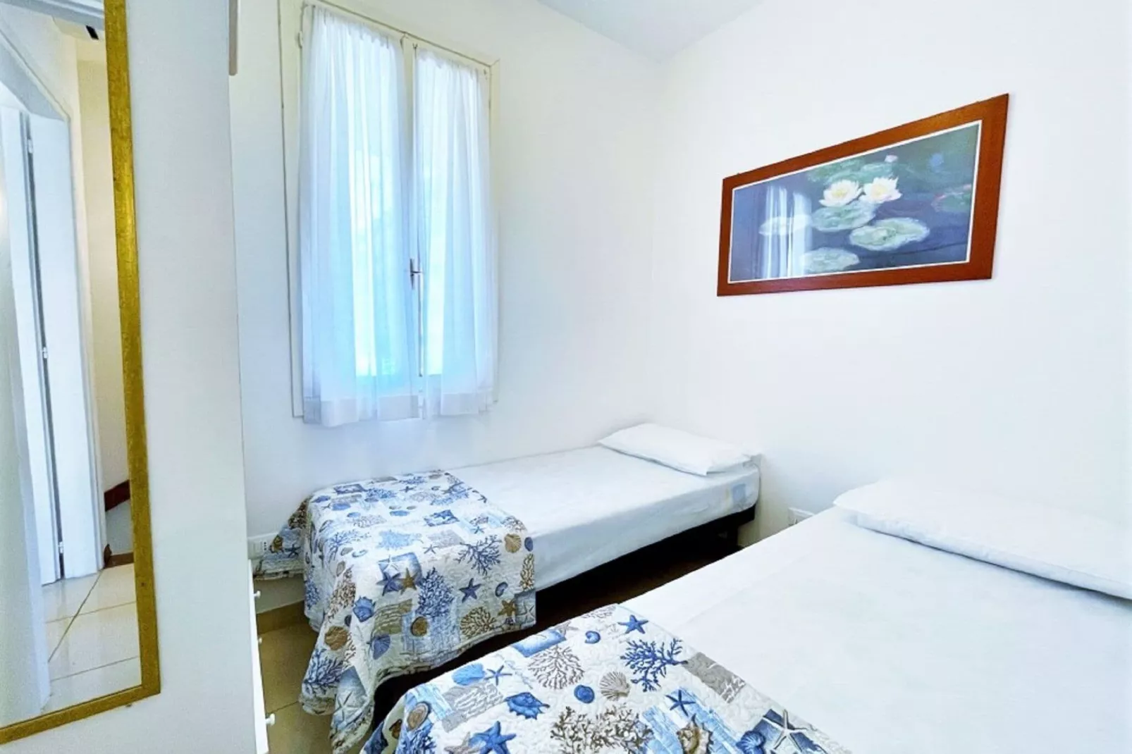 LN 33/41-Bedroom