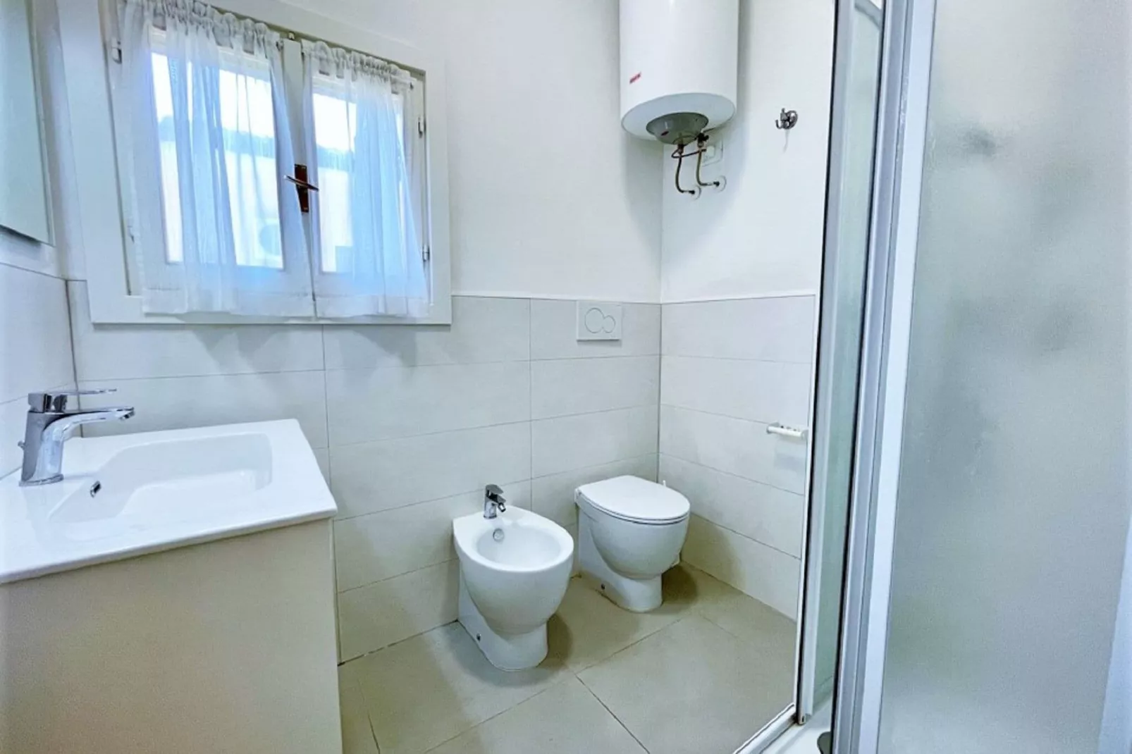 LN 33/41-Bathroom