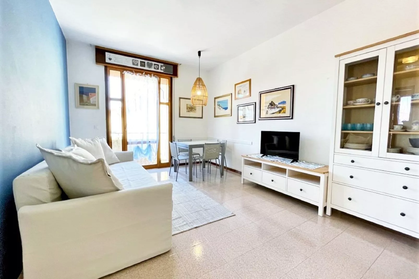 Europa D5-Living room