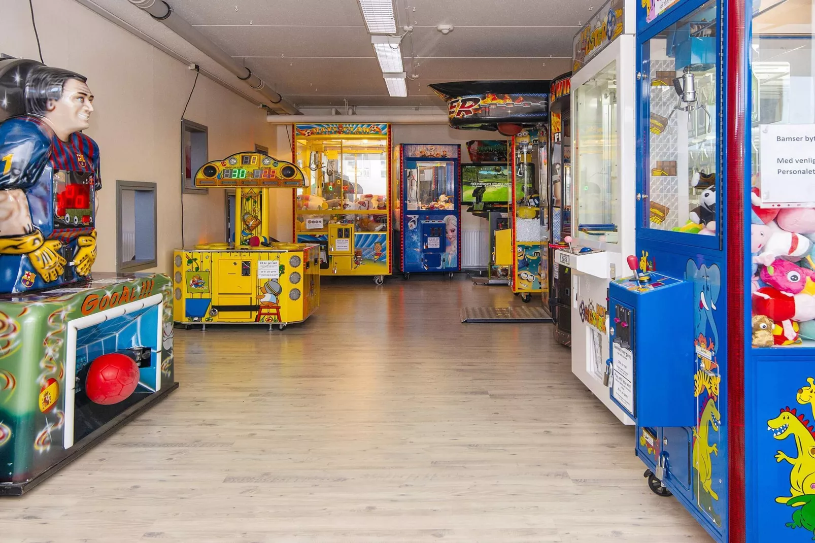 3 room,1 st floor,penthouse-Non tagué