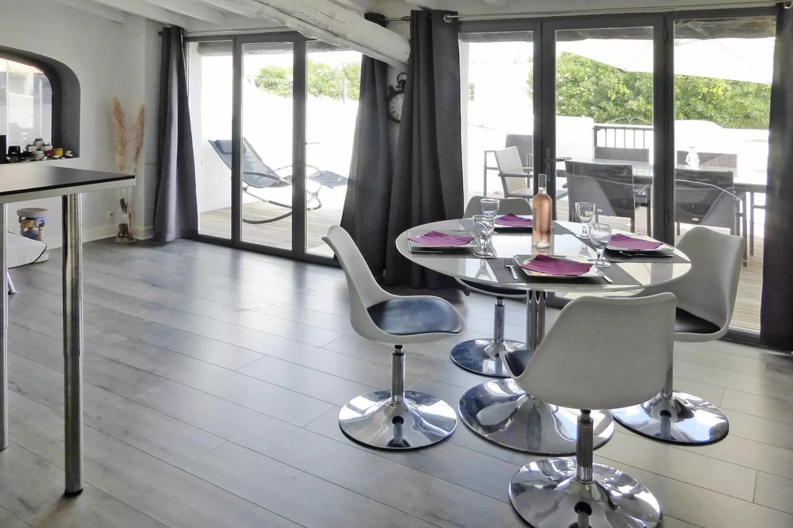 Doppelhaushälfte in Saintes-Maries-de-la-Mer-Esszimmer