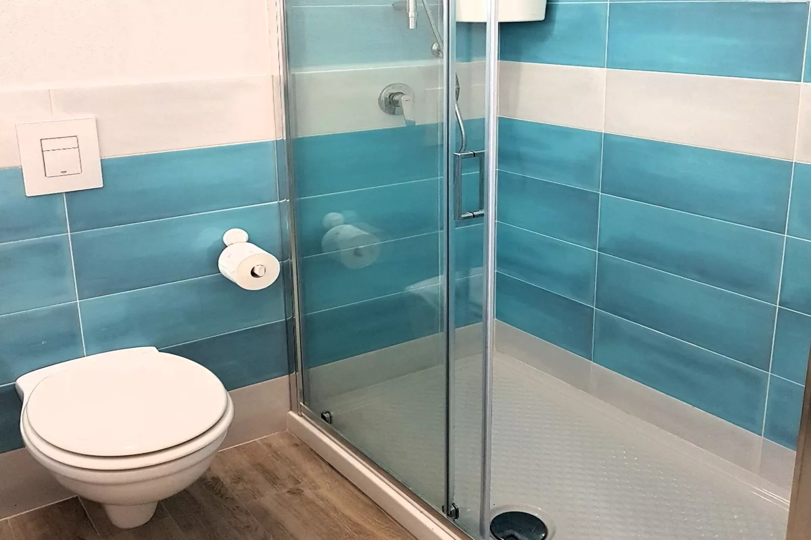 ISOLA ROSSA-Badezimmer