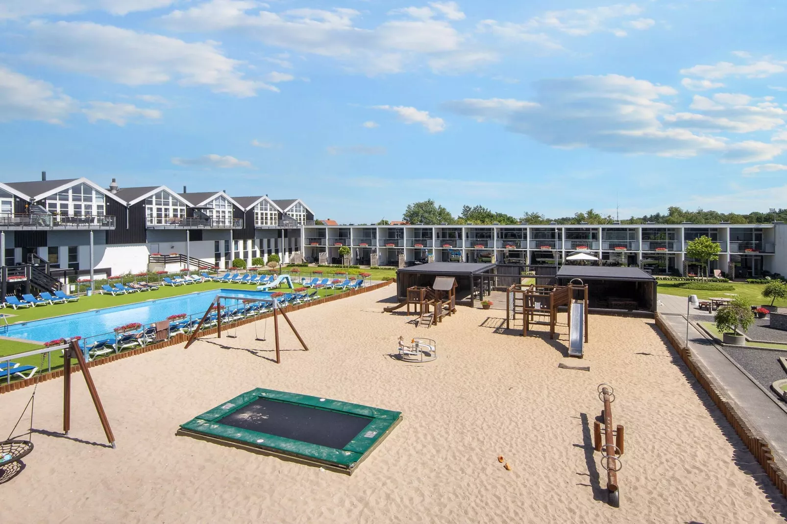 3 room,1 st floor,penthouse-Non tagué