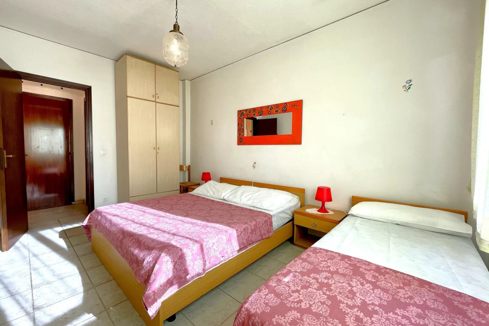Holiday 2A-Bedroom