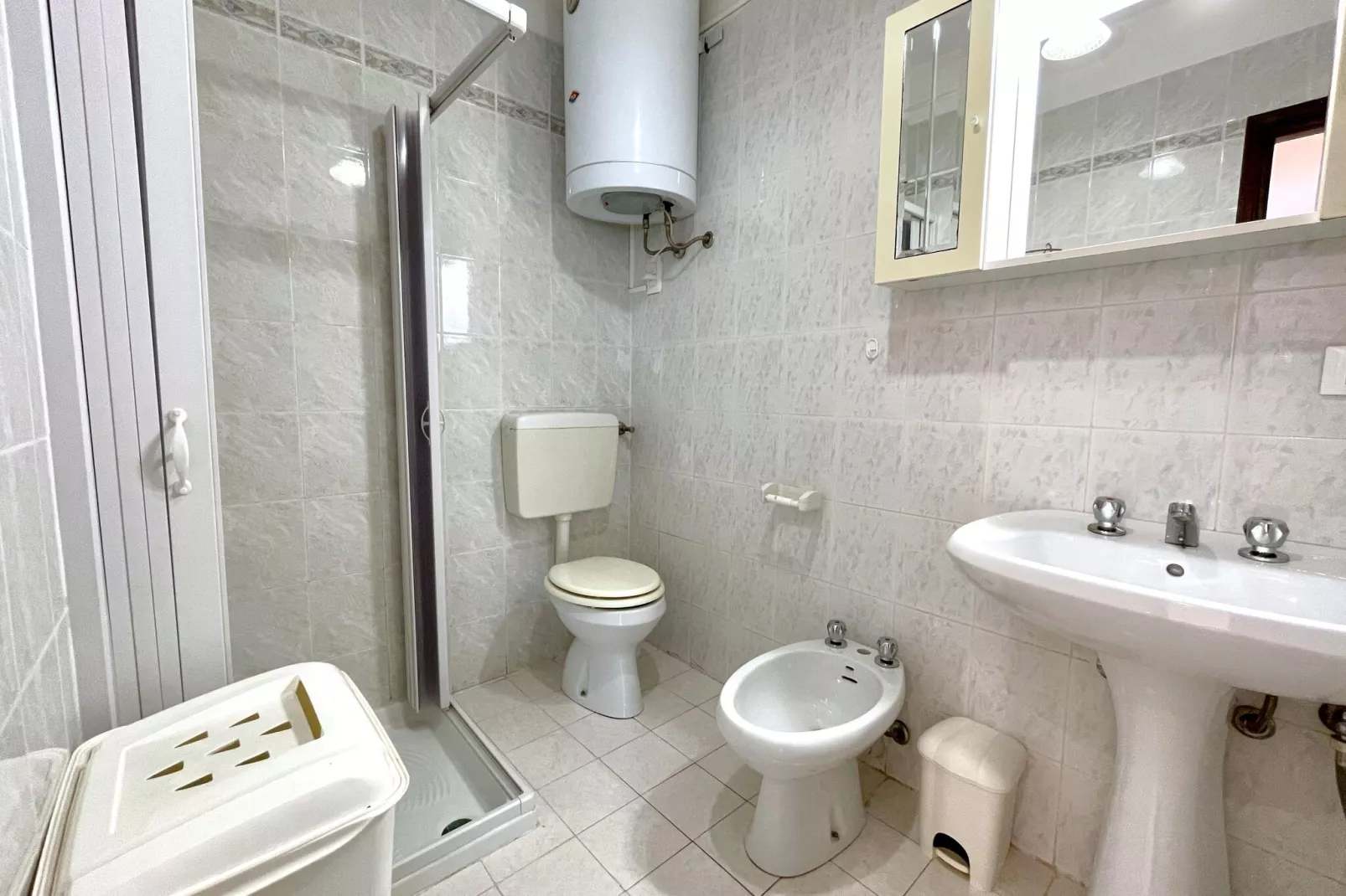 Holiday 2A-Bathroom