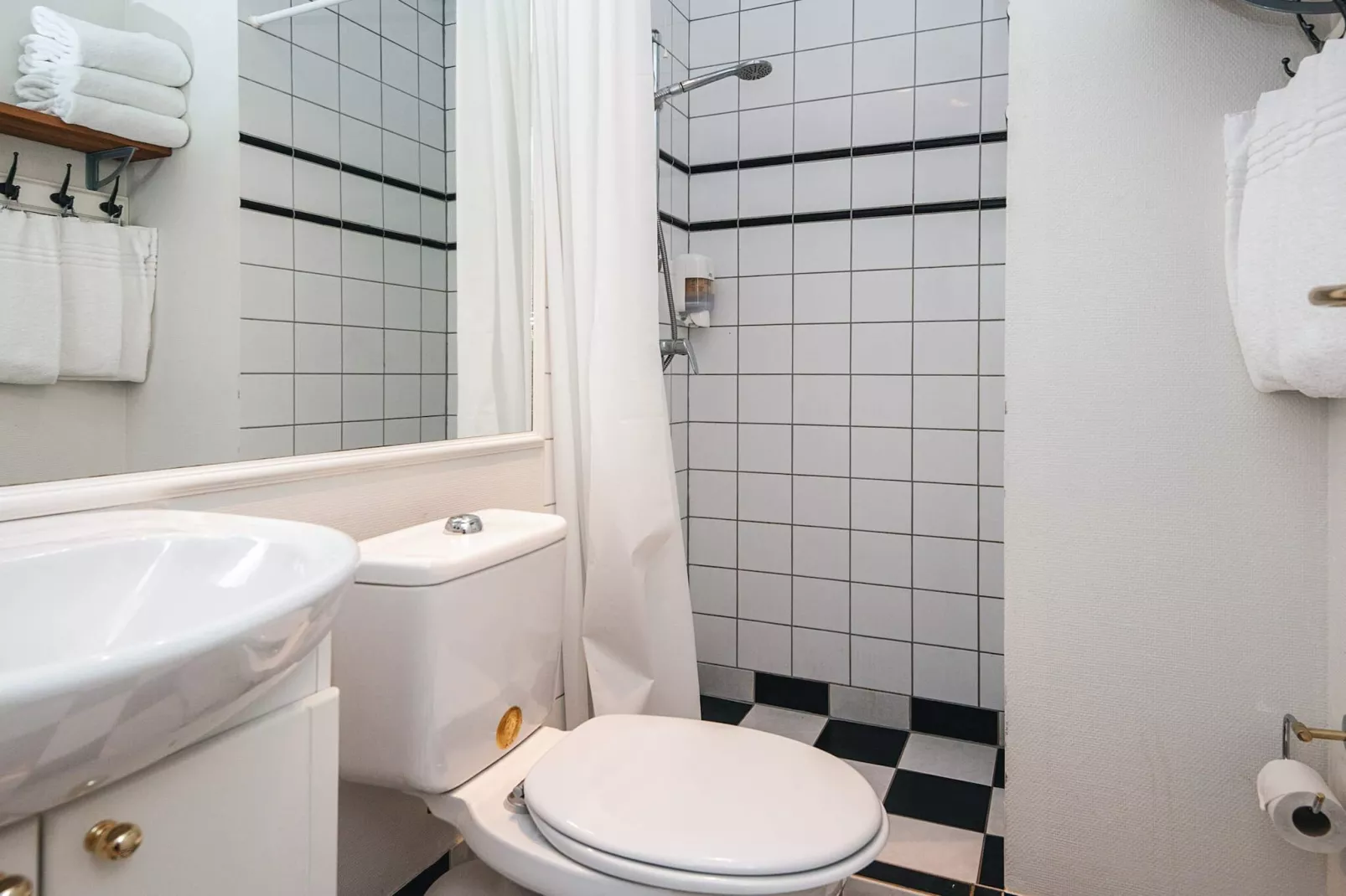 Spacious holiday home with garden-Indoor