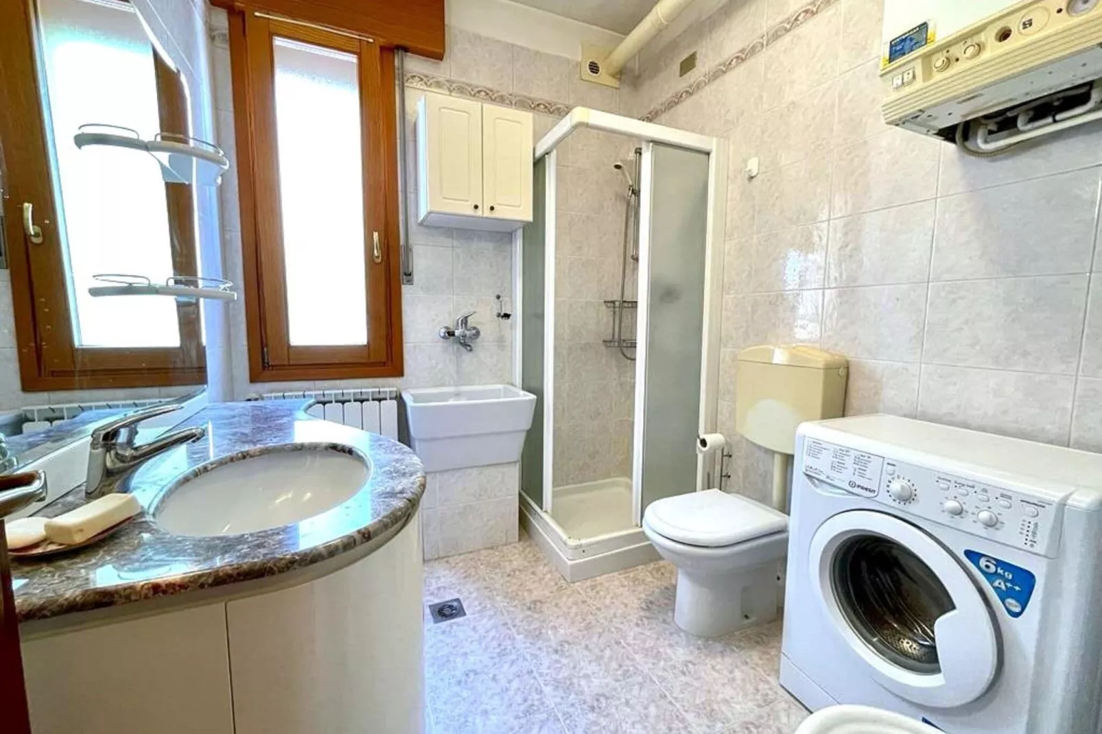 Europa C2-Bathroom