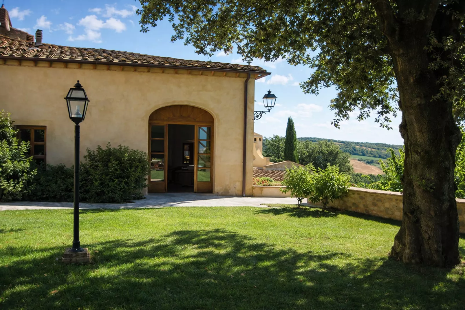 Laurence - Gardens in summer