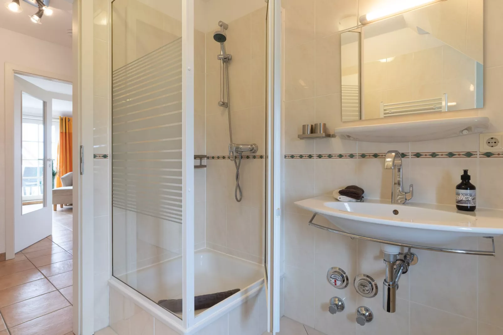 Ferienwohnung Langeneß-Badezimmer