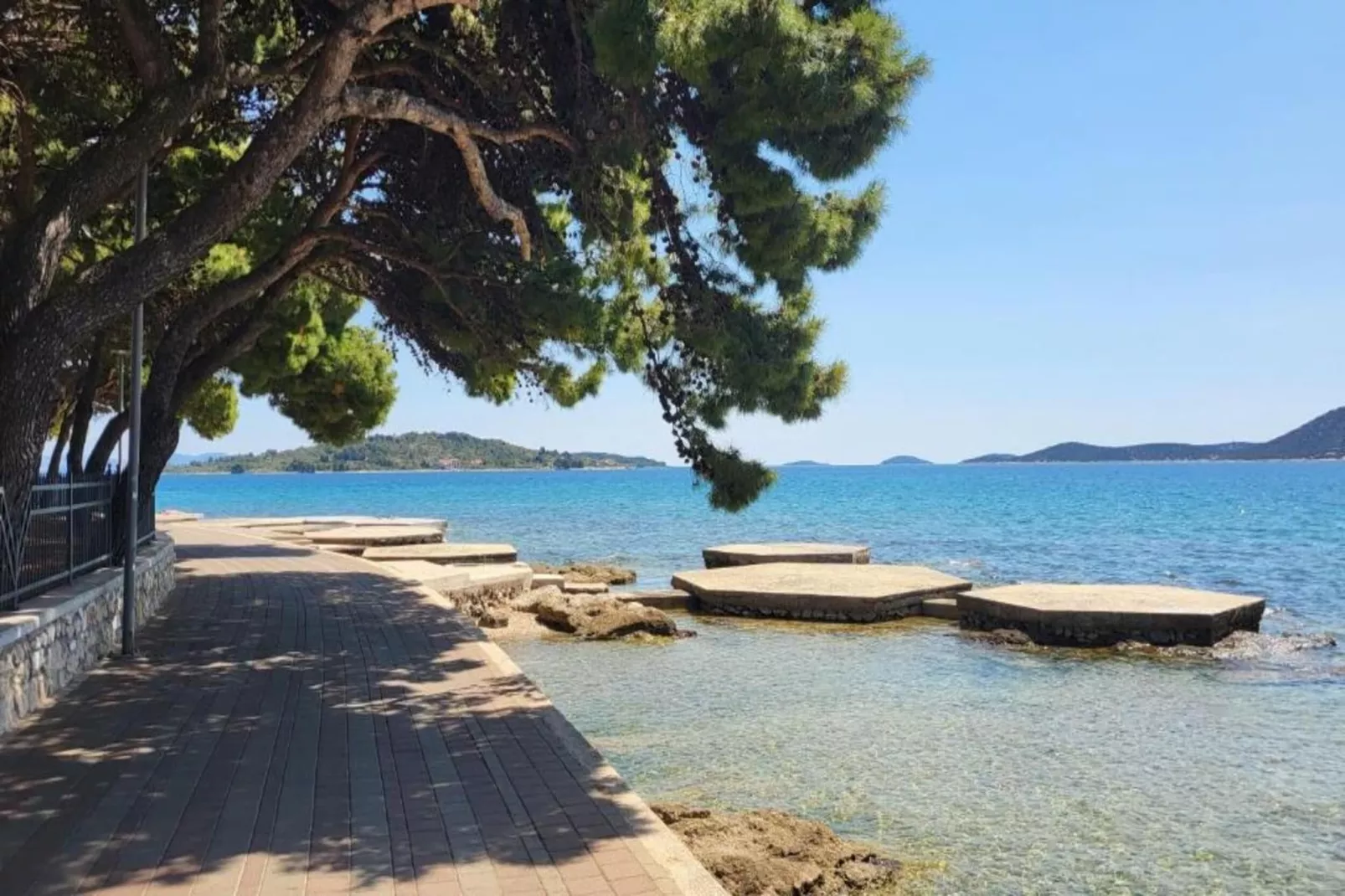 Apartments Matija - One bedroom apartment-Areas within 5km in summer