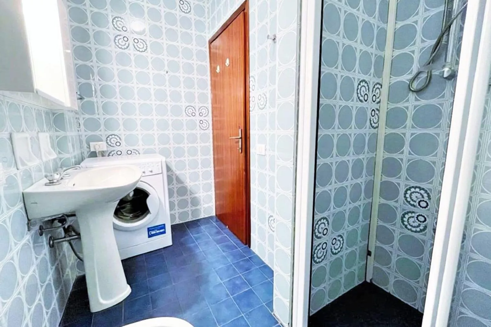 Caravella 34-Bathroom
