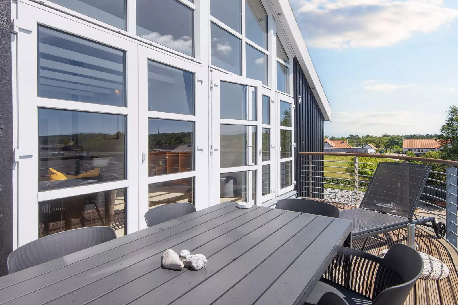 3 room,1 st floor,penthouse