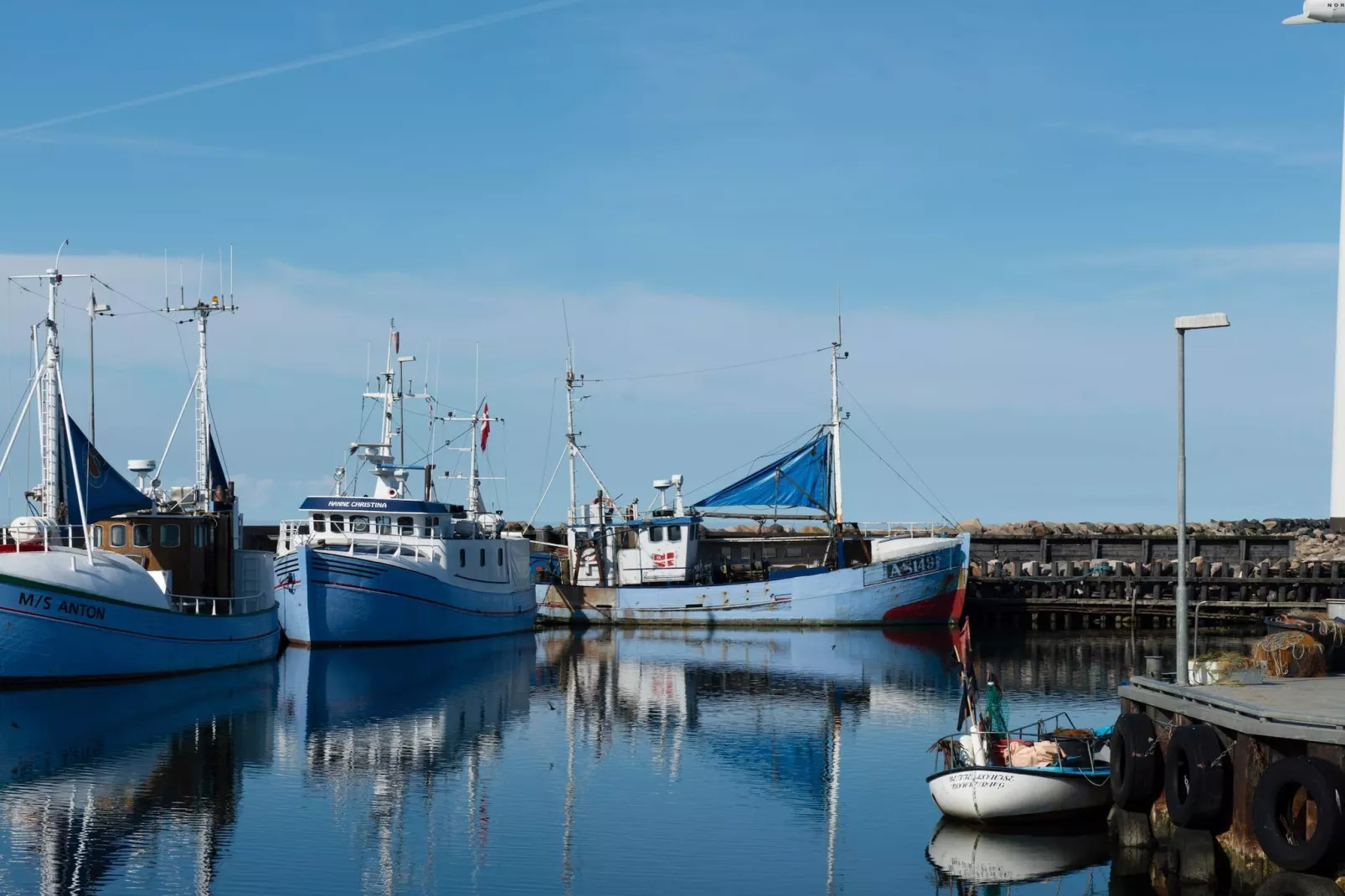 3 room,1 st floor,penthouse-Non tagué