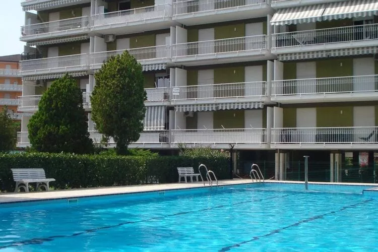 Garden 26-Pool