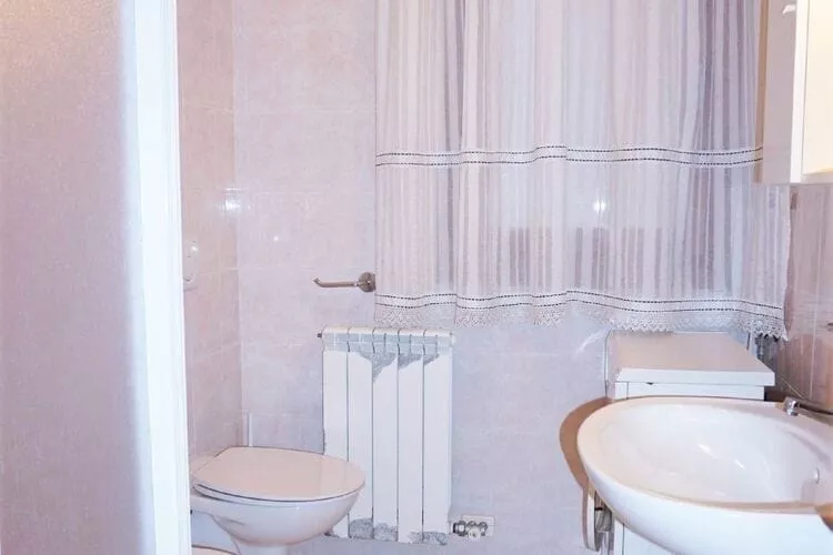 Cinema 5-Bathroom