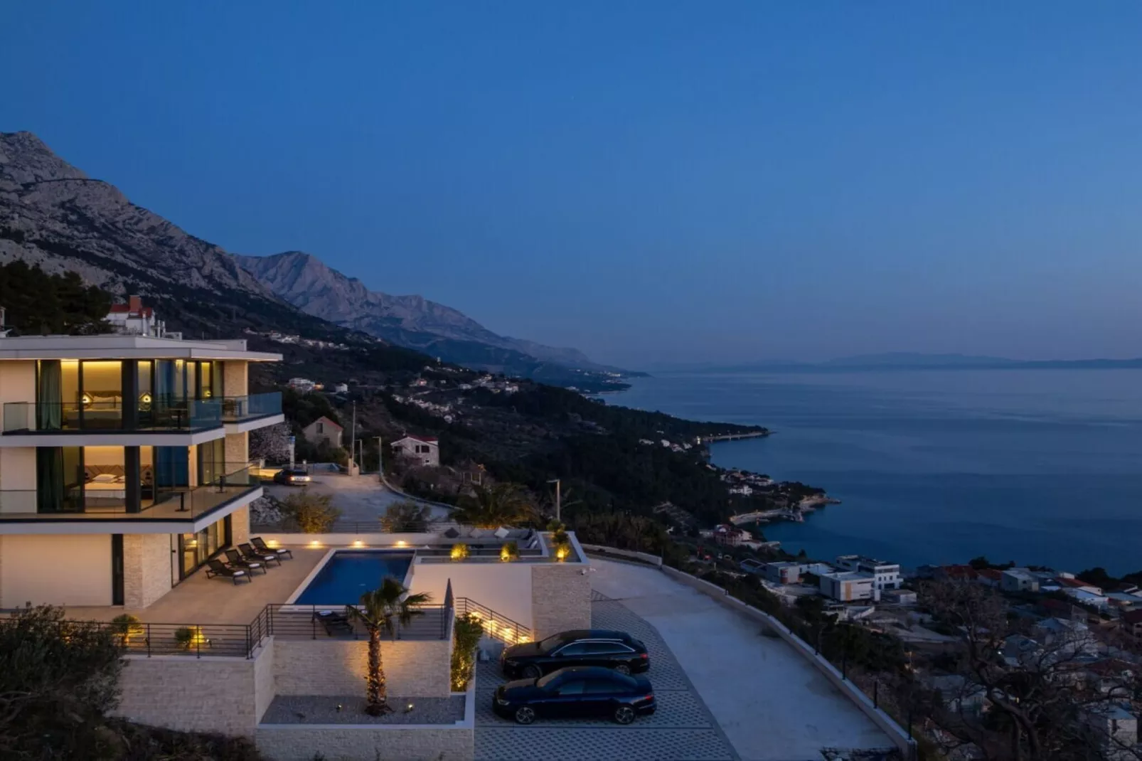 Luxury Villa Hedonia - Exterior in summer
