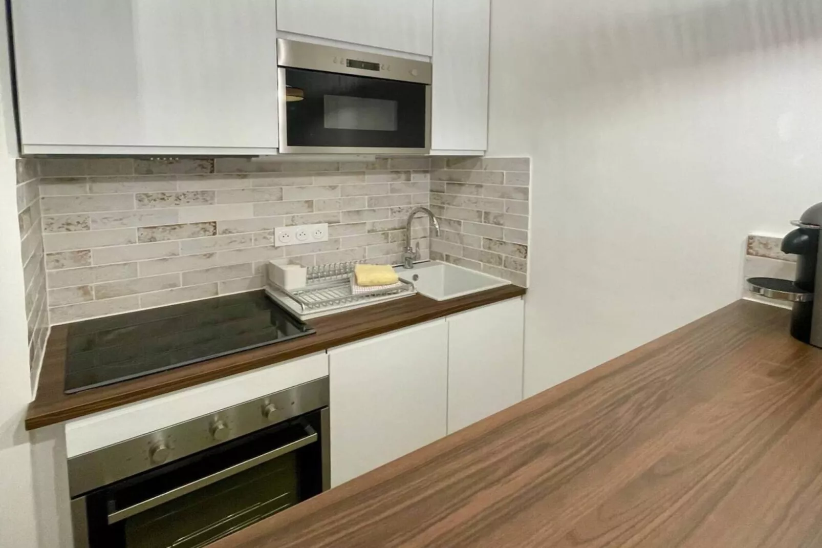 Studio cosy près du Cap d'Antibes & plages de sable-Küche