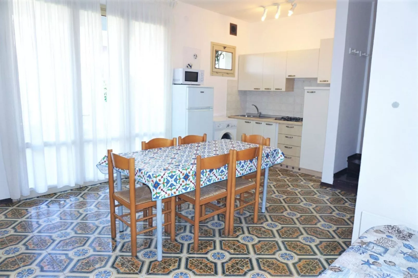 LN 74/84-Kitchen