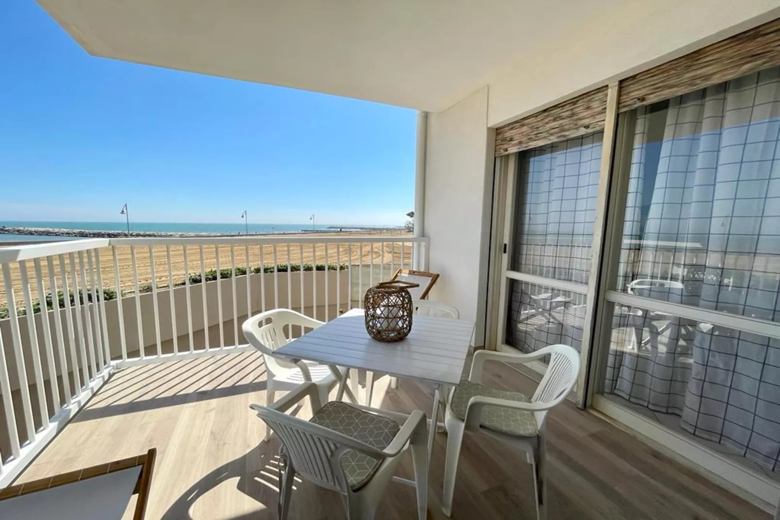 Condor 107-Terrace balcony