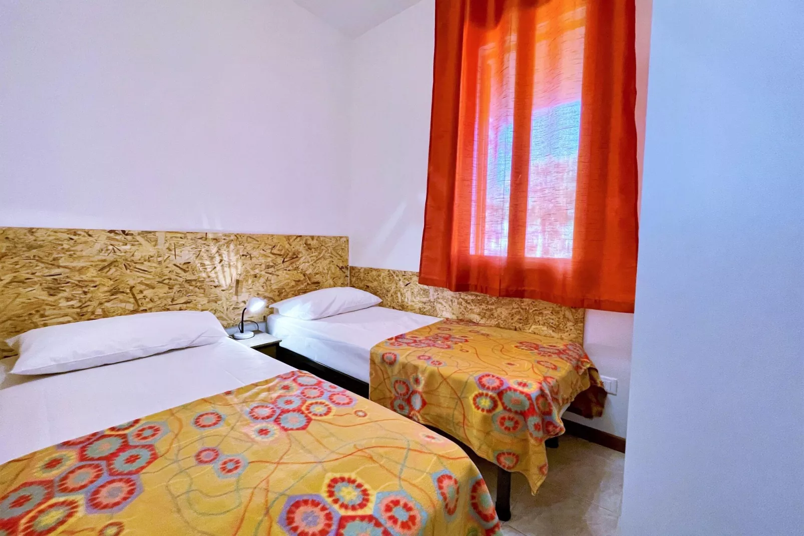 LN 74/84-Bedroom