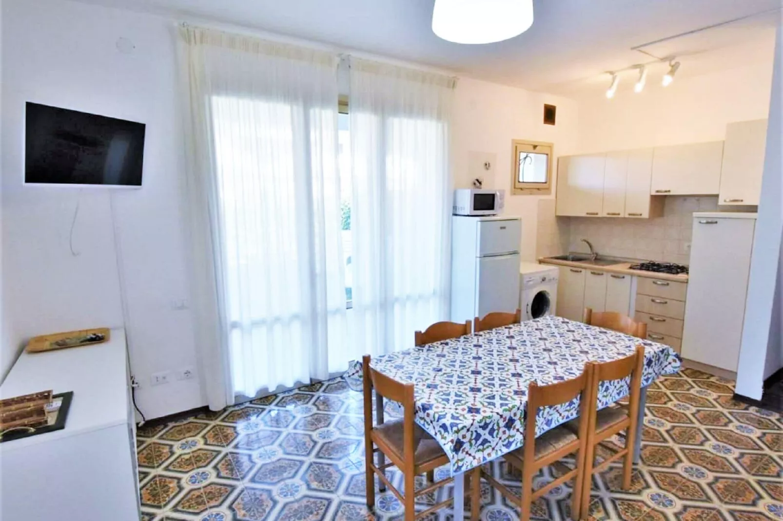 LN 74/84-Kitchen