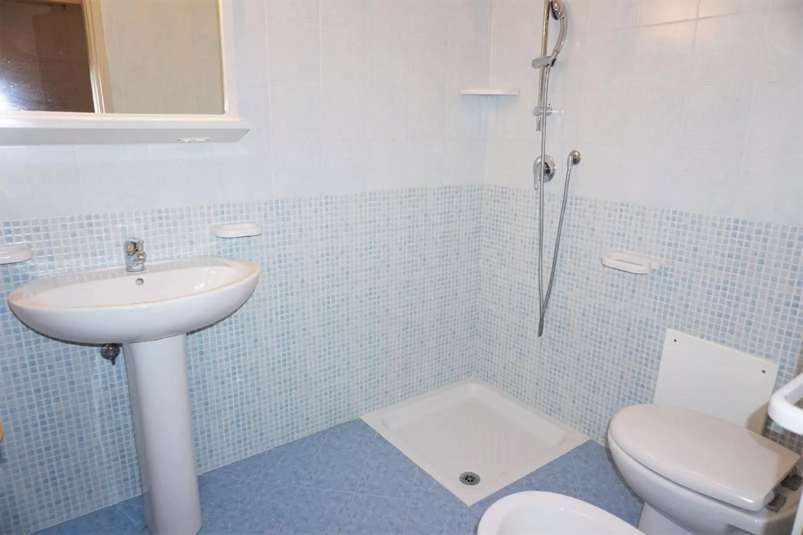 LN 74/84-Bathroom