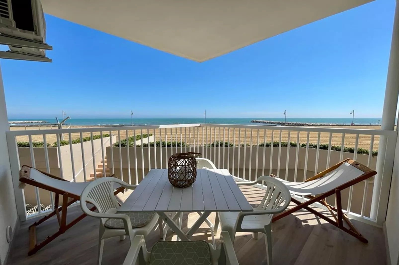 Condor 107-Terrace balcony