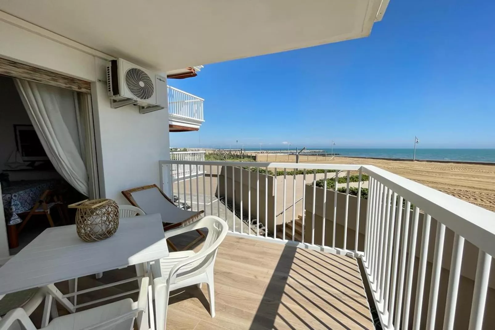 Condor 107-Terrace balcony