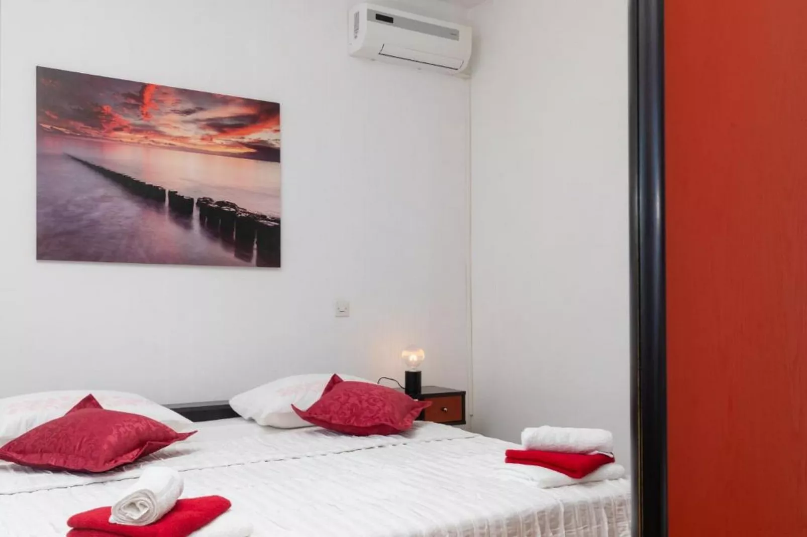 Apartment Villa Andro - Three Bedroom Apartment with Terrace and Sea View-Bedroom