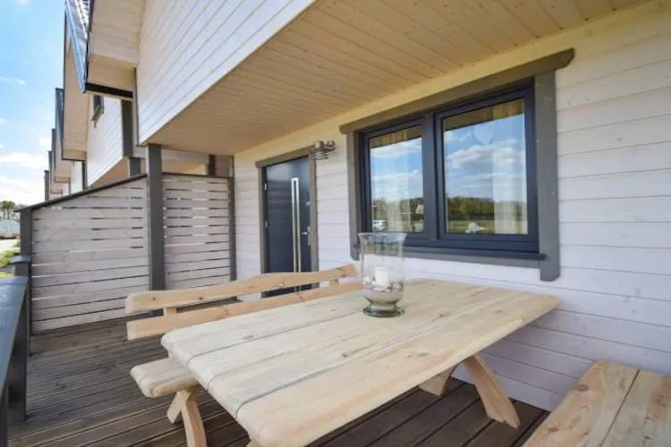 Domki wakacyjne w Gąskach-Terrace balcony