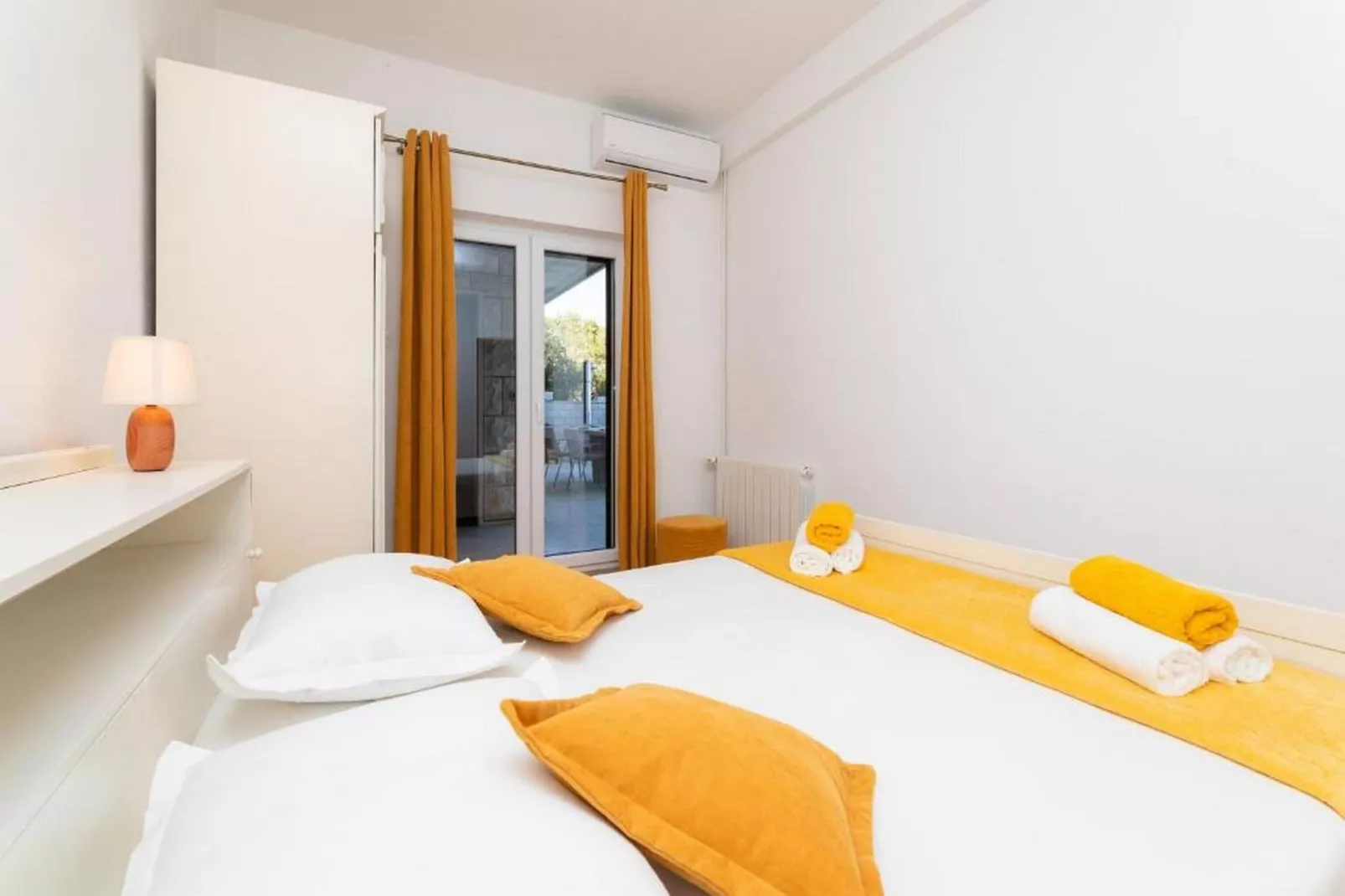 Apartment Villa Andro - Three Bedroom Apartment with Terrace and Sea View-Bedroom