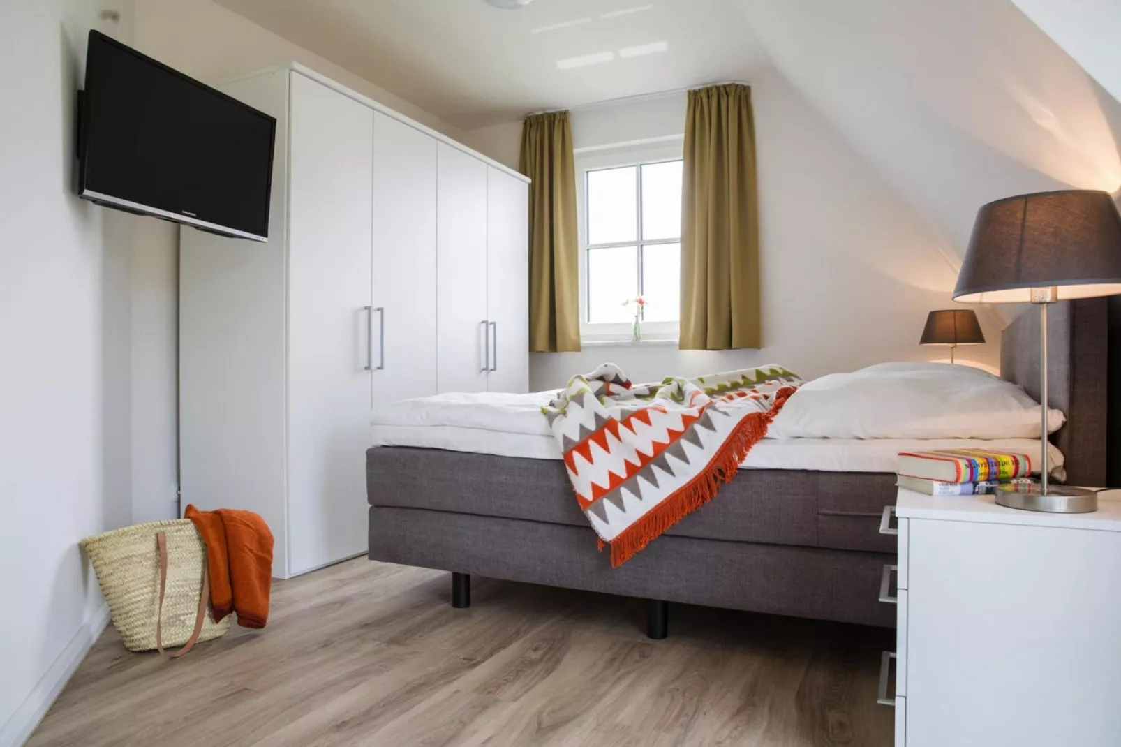 Schilfrohrsänger 54-Bedroom