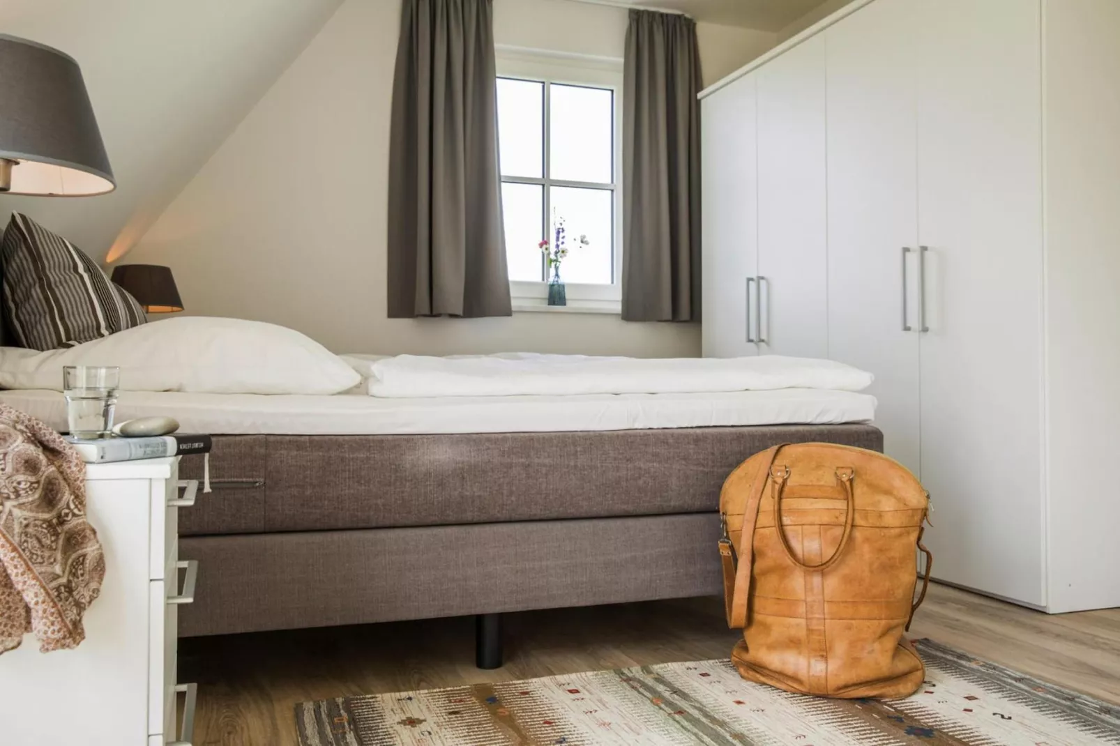 Schilfrohrsänger 54-Bedroom