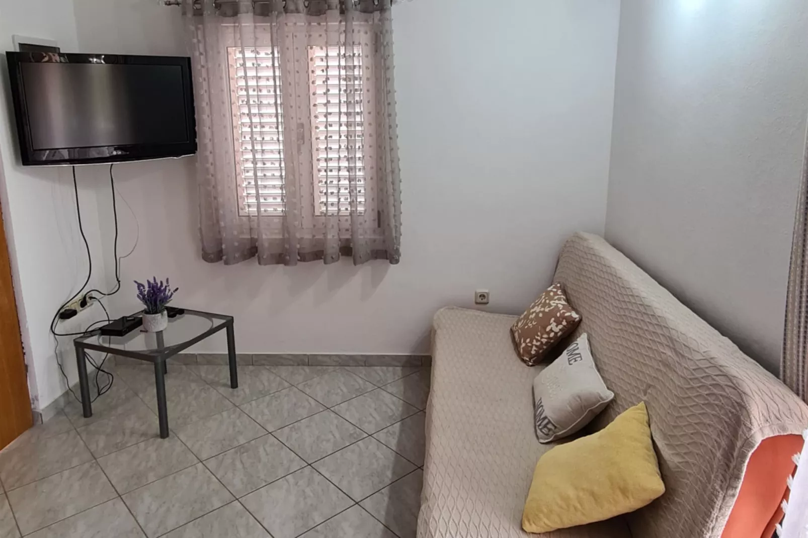 A6 - Apartments Ljilja PrivlakaA6 ca 60 qm bei Belegung mit 5-6 Pers