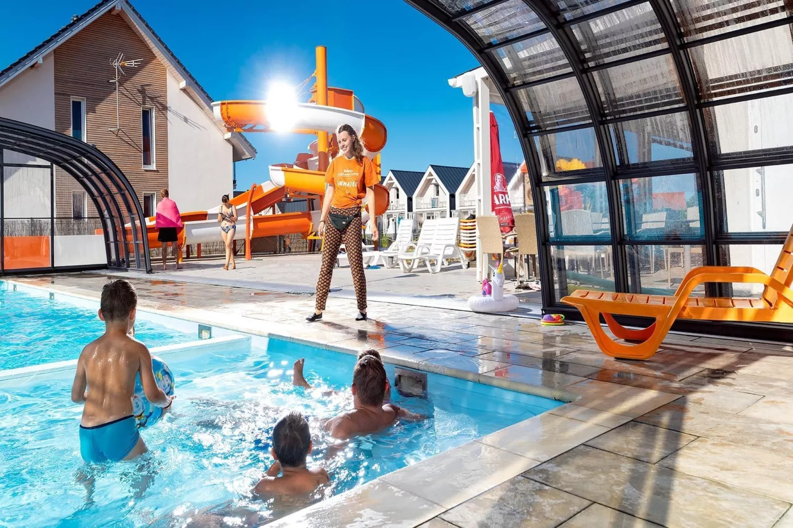 Apartament wakacyjny Sarbinowo-Schwimmbad