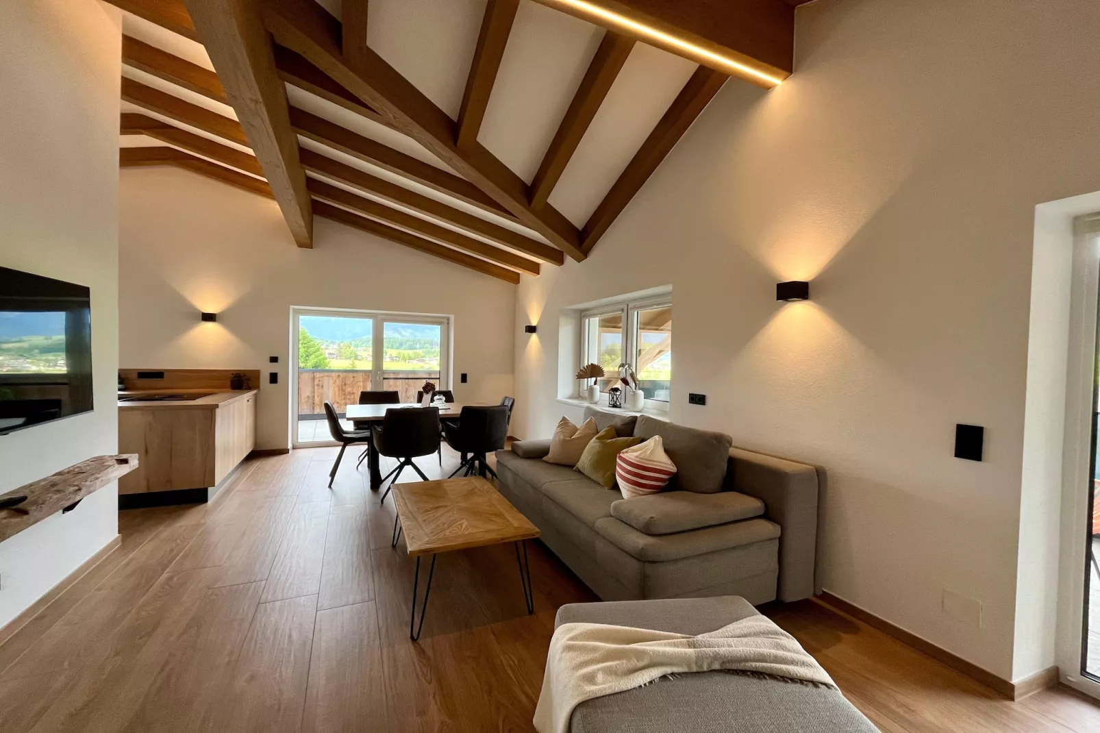 Penthouse "Voll-Bartl"-Wohnzimmer