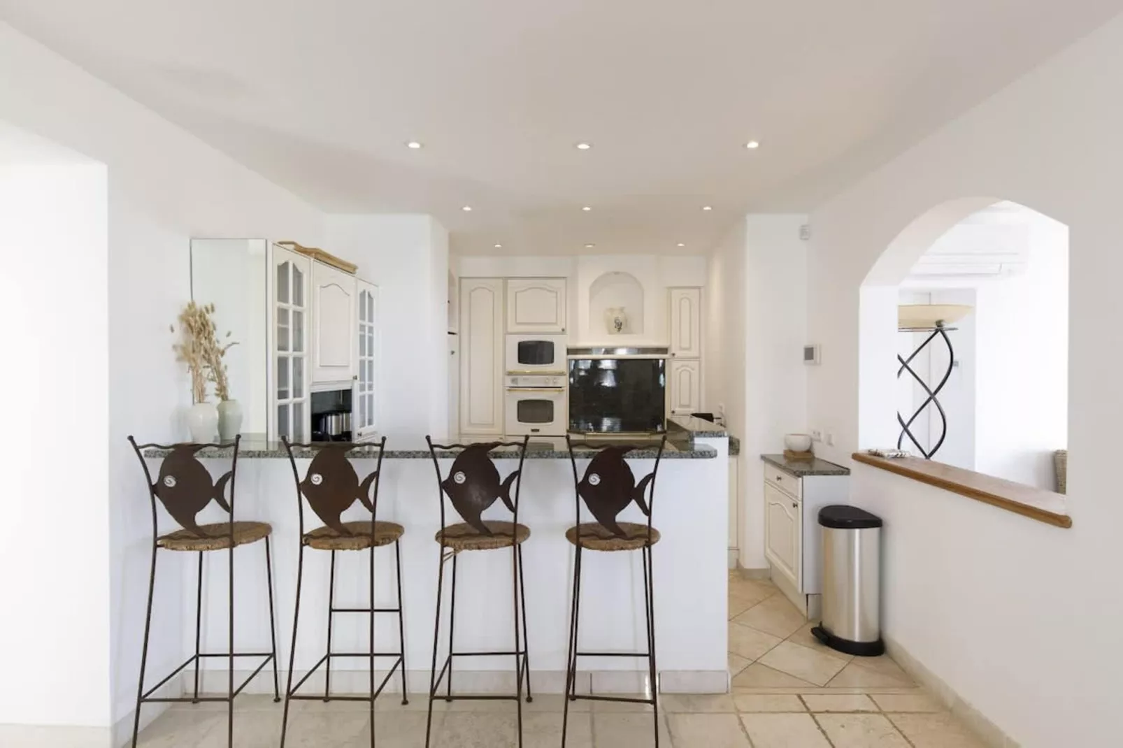 Magnifique villa avec vue sur mer et belle piscine-Cuisine