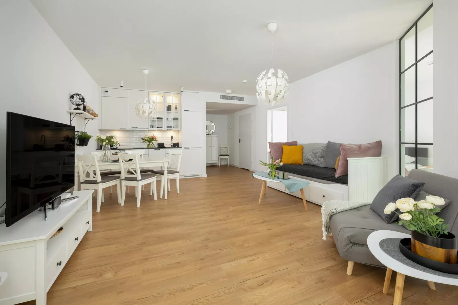 Pinea Mazowiecka 2B-224 Pobierowo-Wohnzimmer