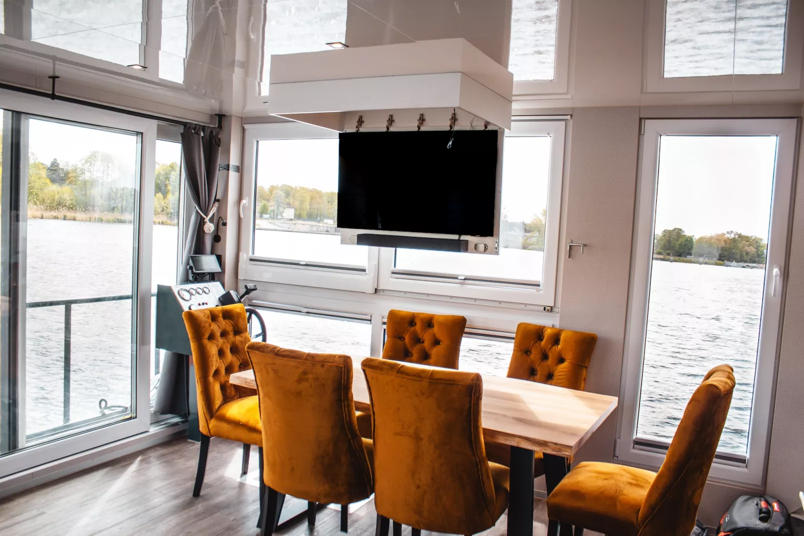 Hausboot Wannsee-Esszimmer