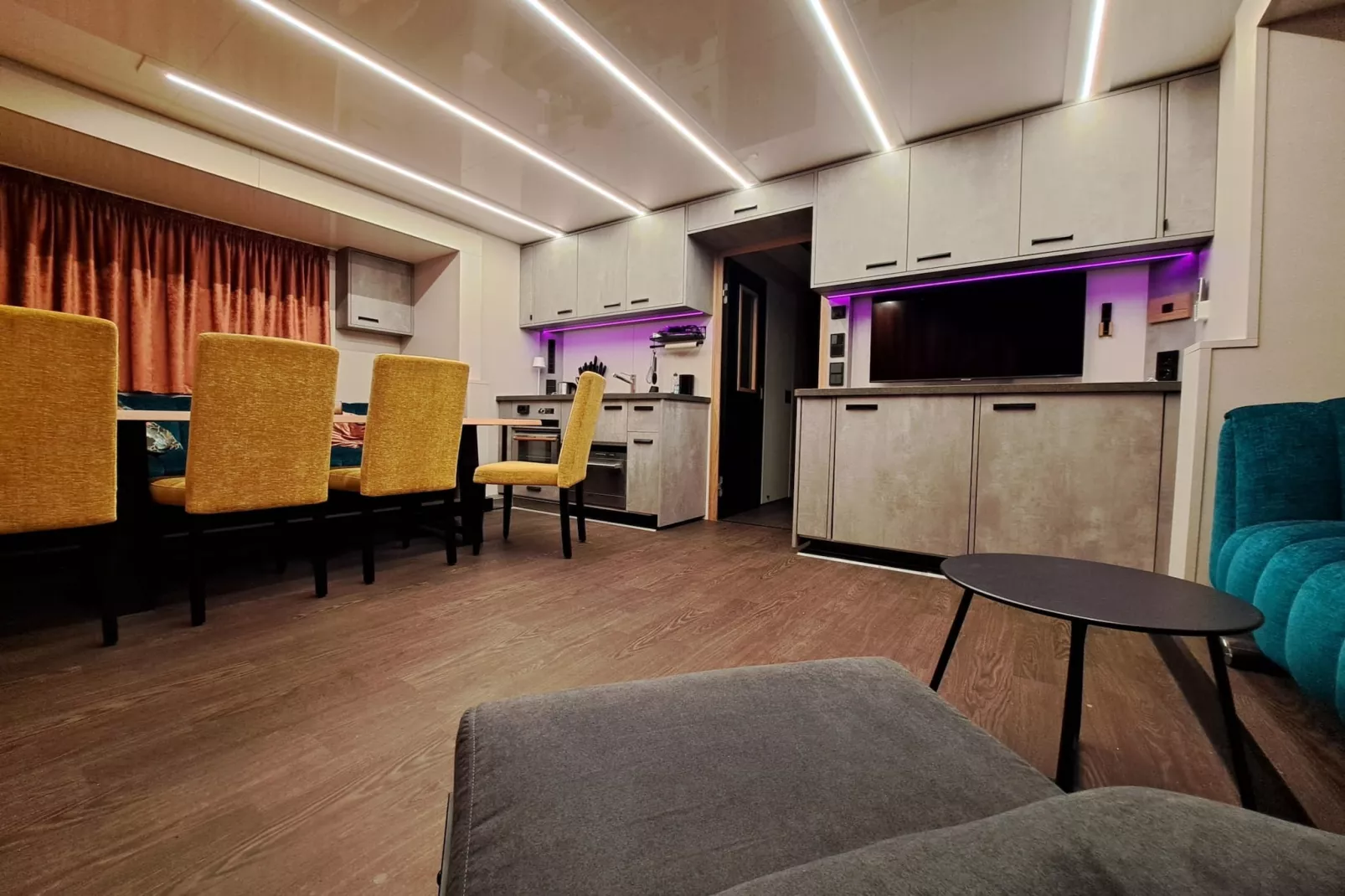 Hausboot Tegel-Wohnzimmer