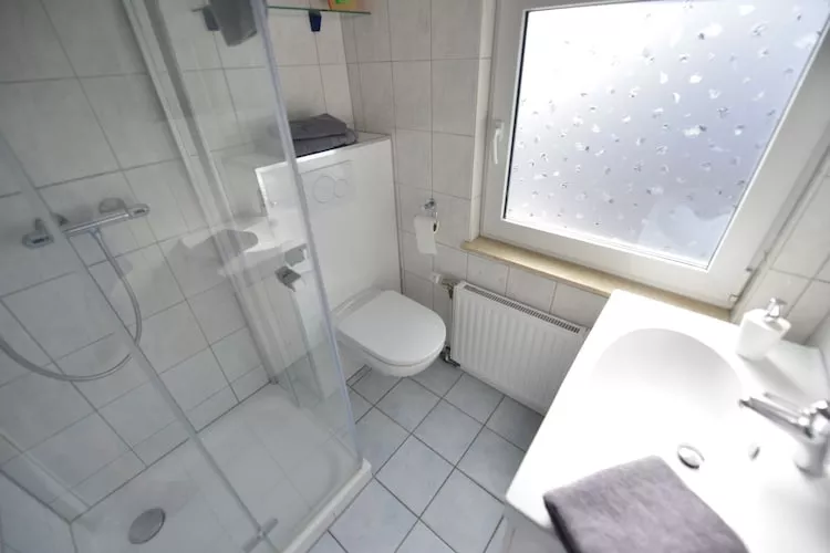 Kleiner Steert 11 b-Bathroom