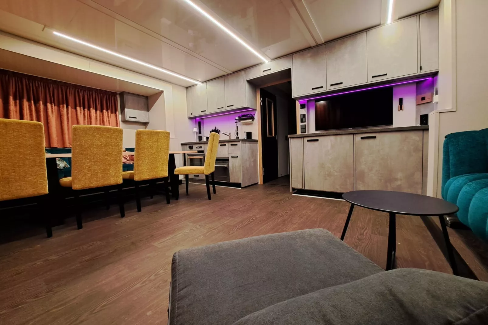 Hausboot Tegel-Wohnzimmer