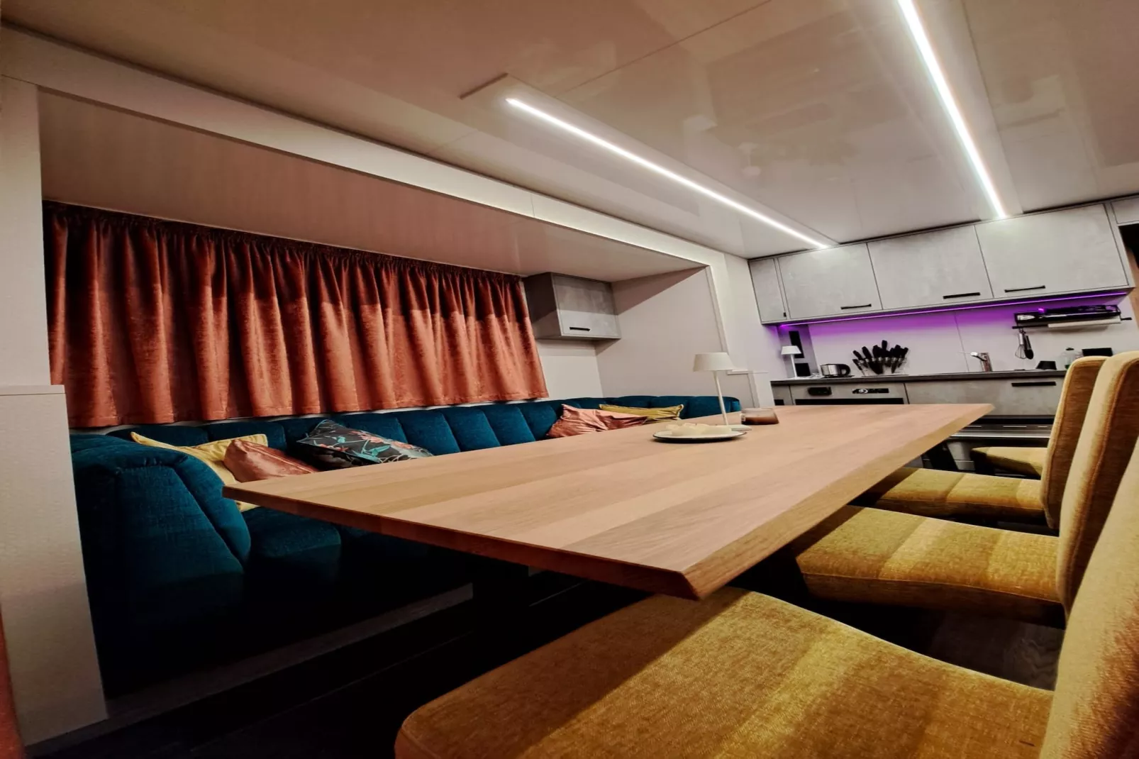 Hausboot Tegel-Esszimmer