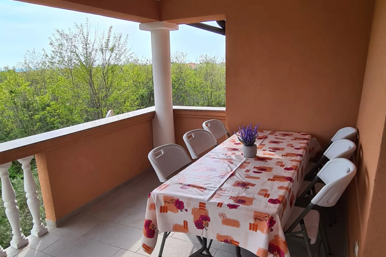 A6 - Apartments Ljilja PrivlakaA6 ca 60 qm bei Belegung mit 5-6 Pers-Terrace balcony