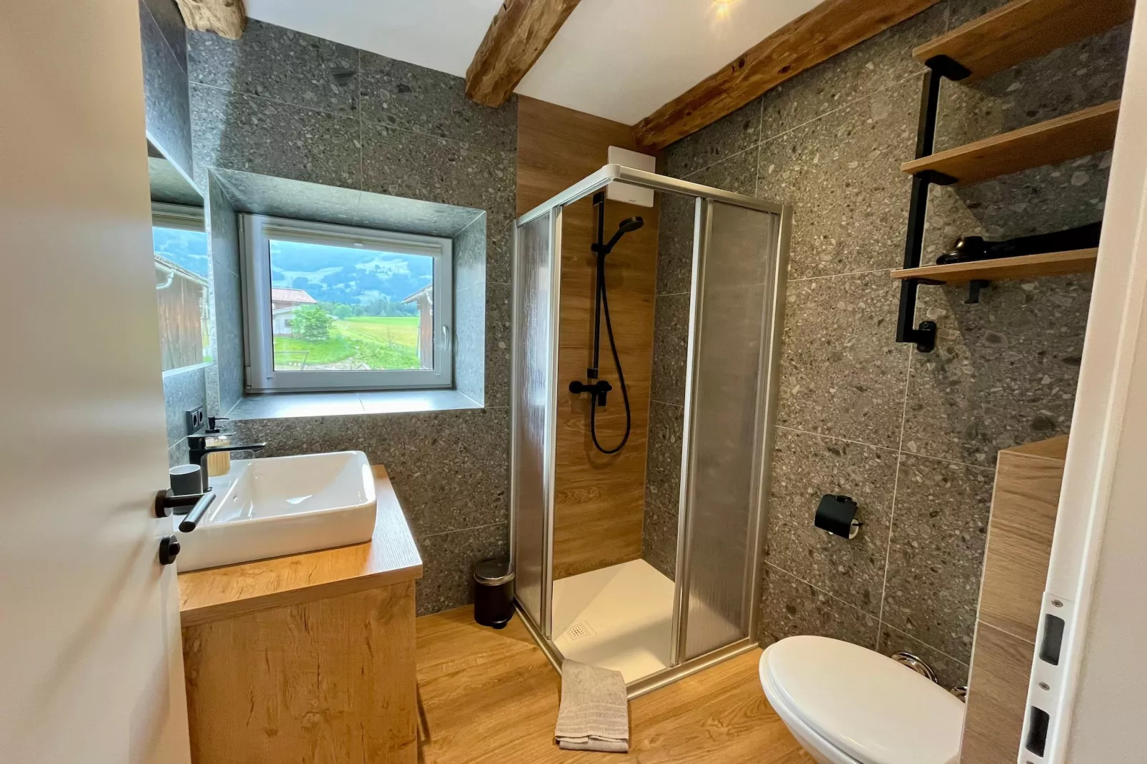 Appartement "Schnauz-Bartl"-Badezimmer