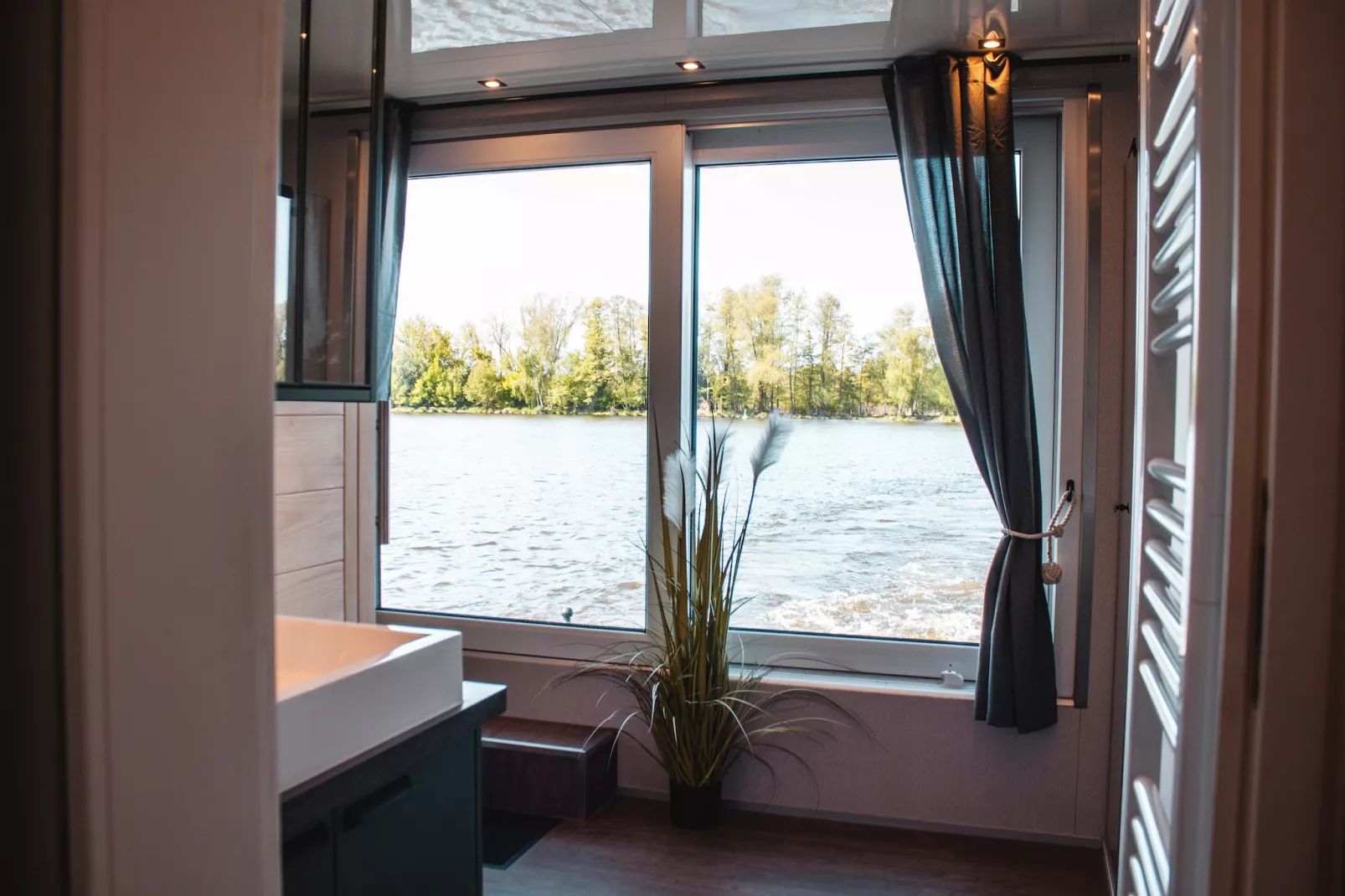 Hausboot Charlottenburg-Badezimmer